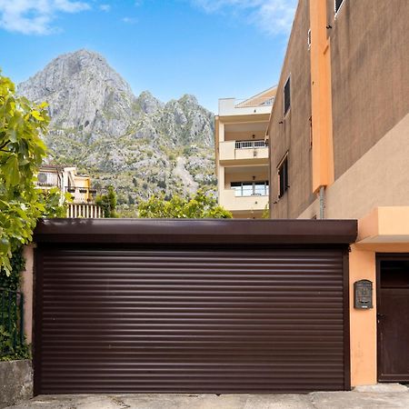 Apartment Busola Kotor Bagian luar foto