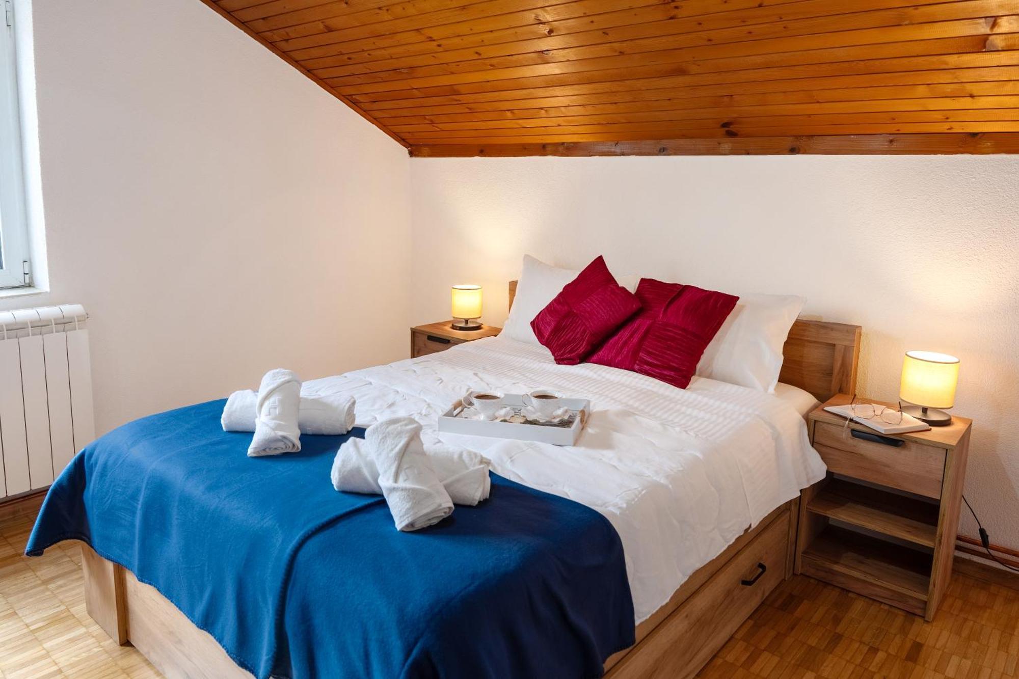 Apartment Busola Kotor Bagian luar foto