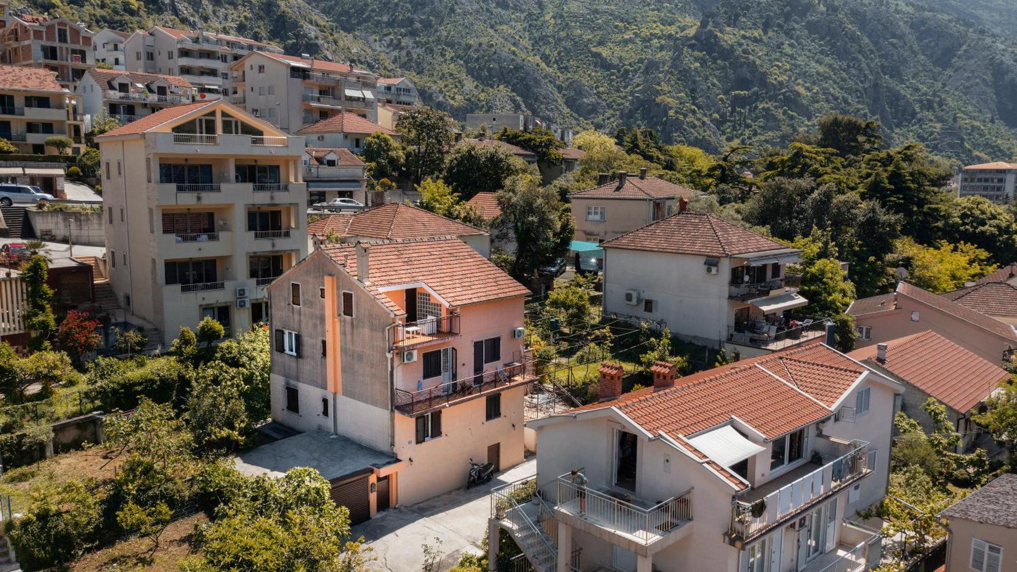 Apartment Busola Kotor Bagian luar foto